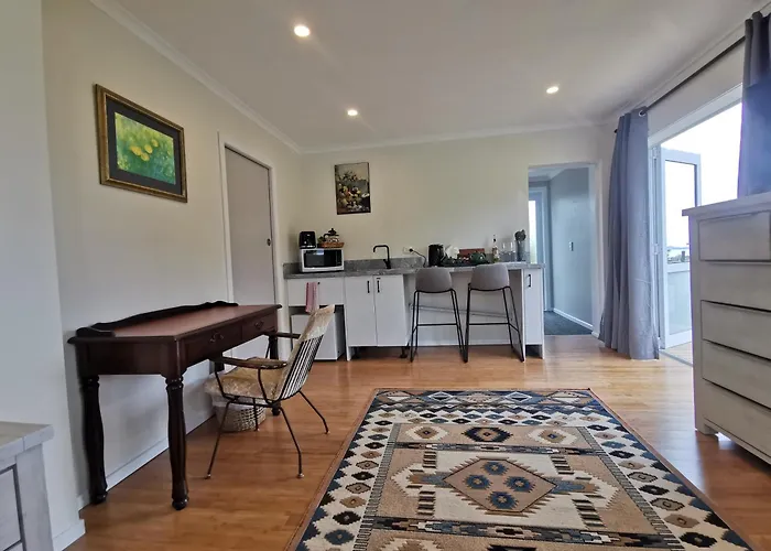 Geyser Lookout Bed & Breakfast 4*