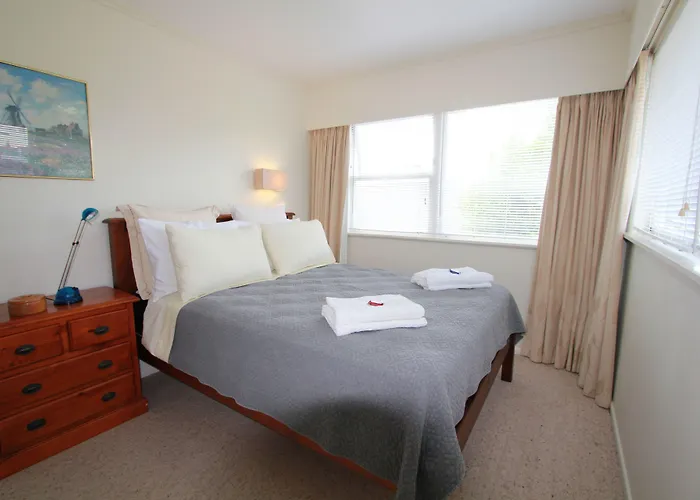 Geyser Lookout Bed & Breakfast 4*