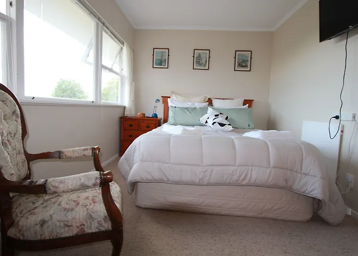 Geyser Lookout Bed & Breakfast