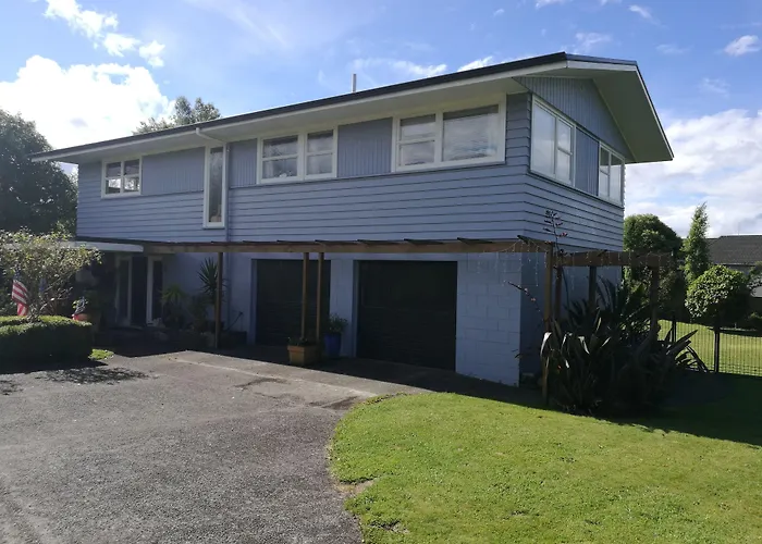 Geyser Lookout Bed & Breakfast 4*